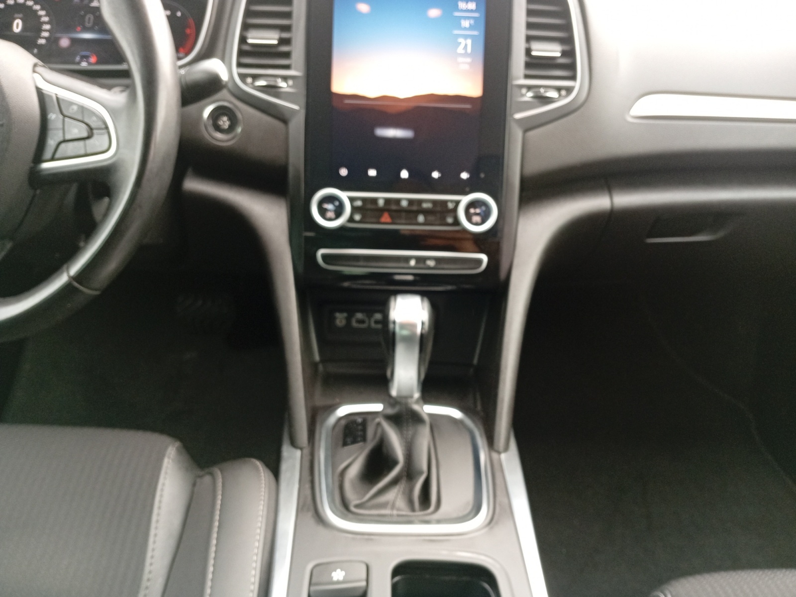 RENAULT MEGANE-RENAULT MEGANE MEGANE SEDAN IV - PH2 - 1.5 DCI TECHNO BVA 114CH-image-8