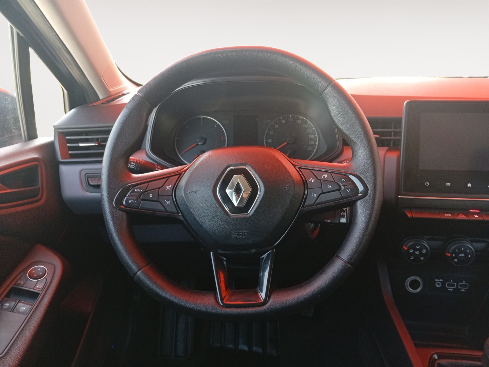 RENAULT CLIO-RENAULT CLIO AUTHENTIC-image-8