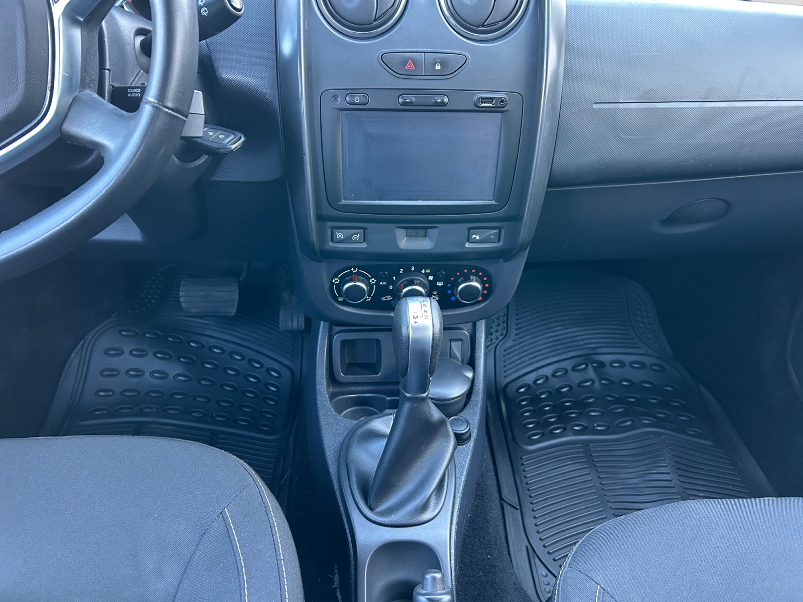 DACIA DUSTER-DACIA DUSTER DUSTER II - PH1 - 1.5 DCI LAURéATE 4X2 EDC BVR 110CH-image-8