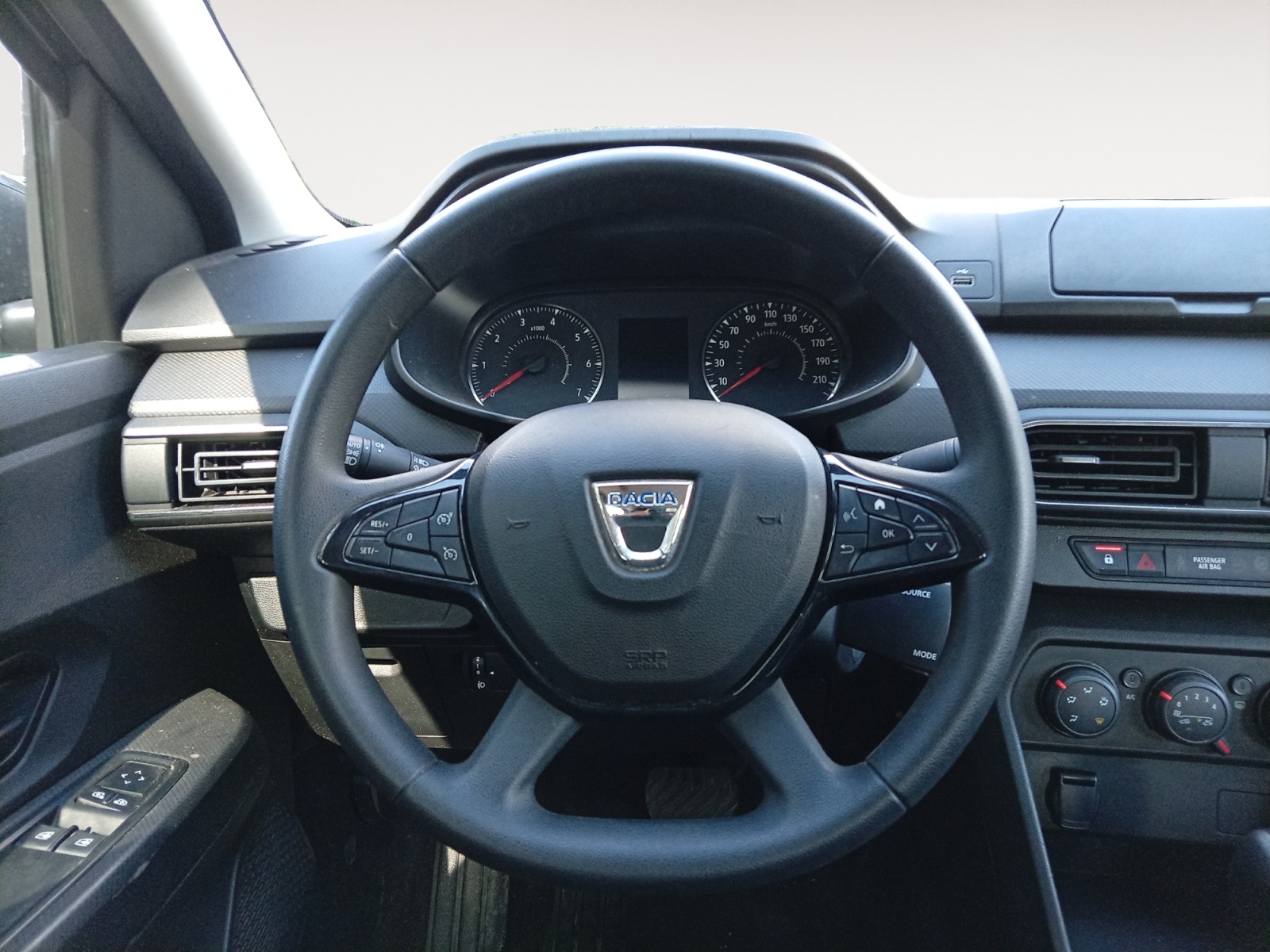DACIA LOGAN-DACIA LOGAN LOGAN III - PH2 - 1.0 TCE ESSENTIEL CVT 100CH-image-9