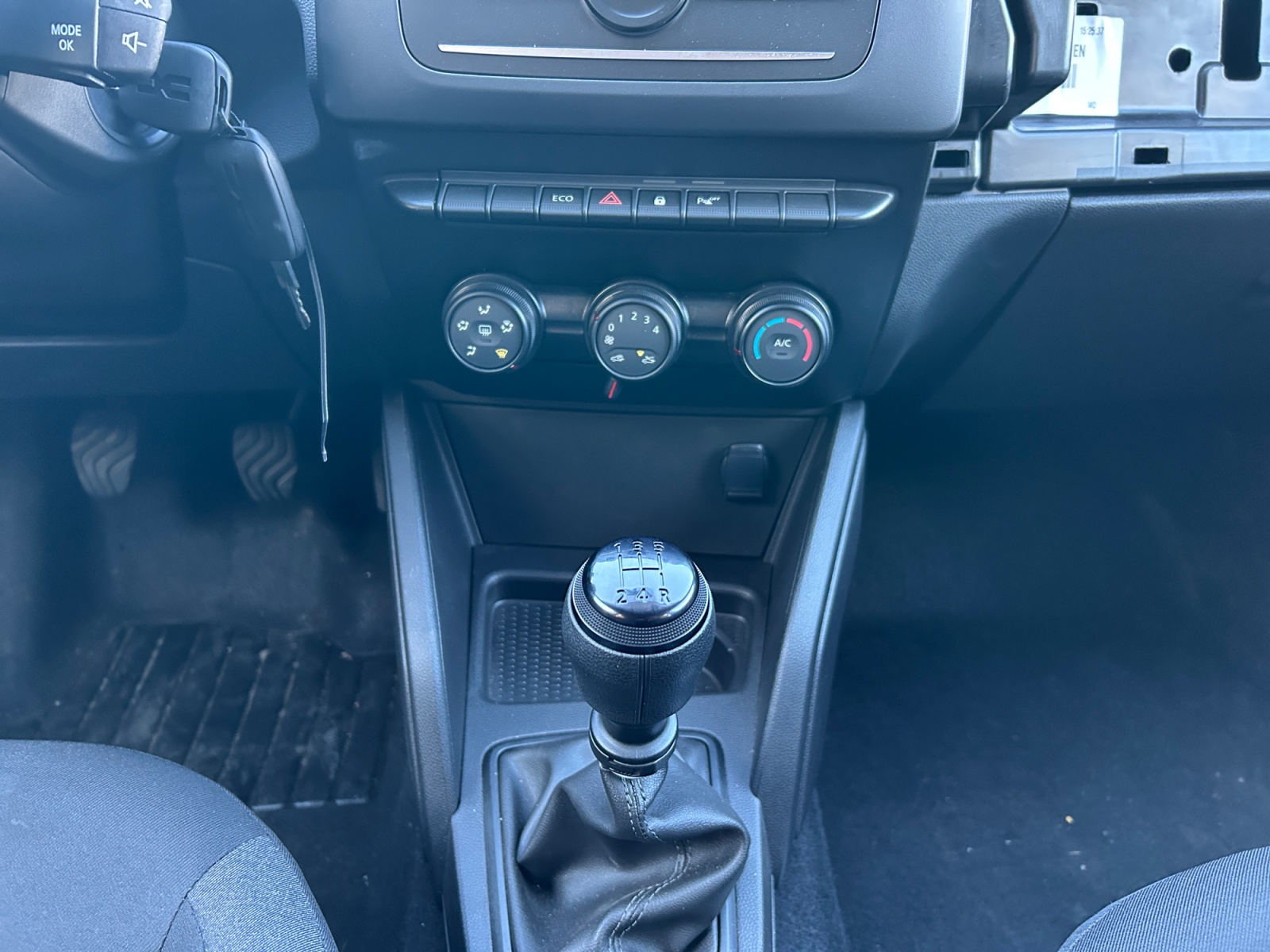 DACIA DUSTER-DACIA DUSTER DUSTER II - PH2 - 1.5 DCI ESSENTIEL BVM 85CH-image-9