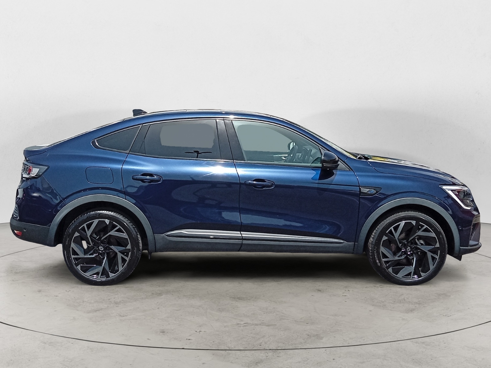 RENAULT ARKANA-RENAULT ARKANA ARKANA I - PH1 - 1.6 E-TECH  HEV ESPRIT ALPINE BVA 145CH-image-4