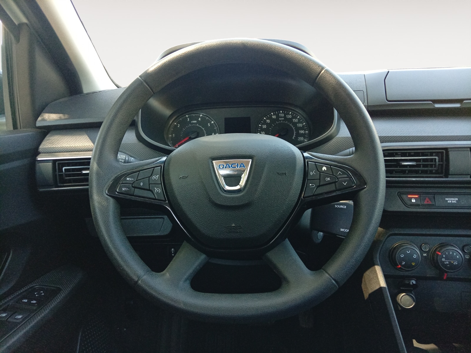 DACIA LOGAN-DACIA LOGAN LOGAN III - PH2 - 1.0 TCE ESSENTIEL CVT 100CH-image-9