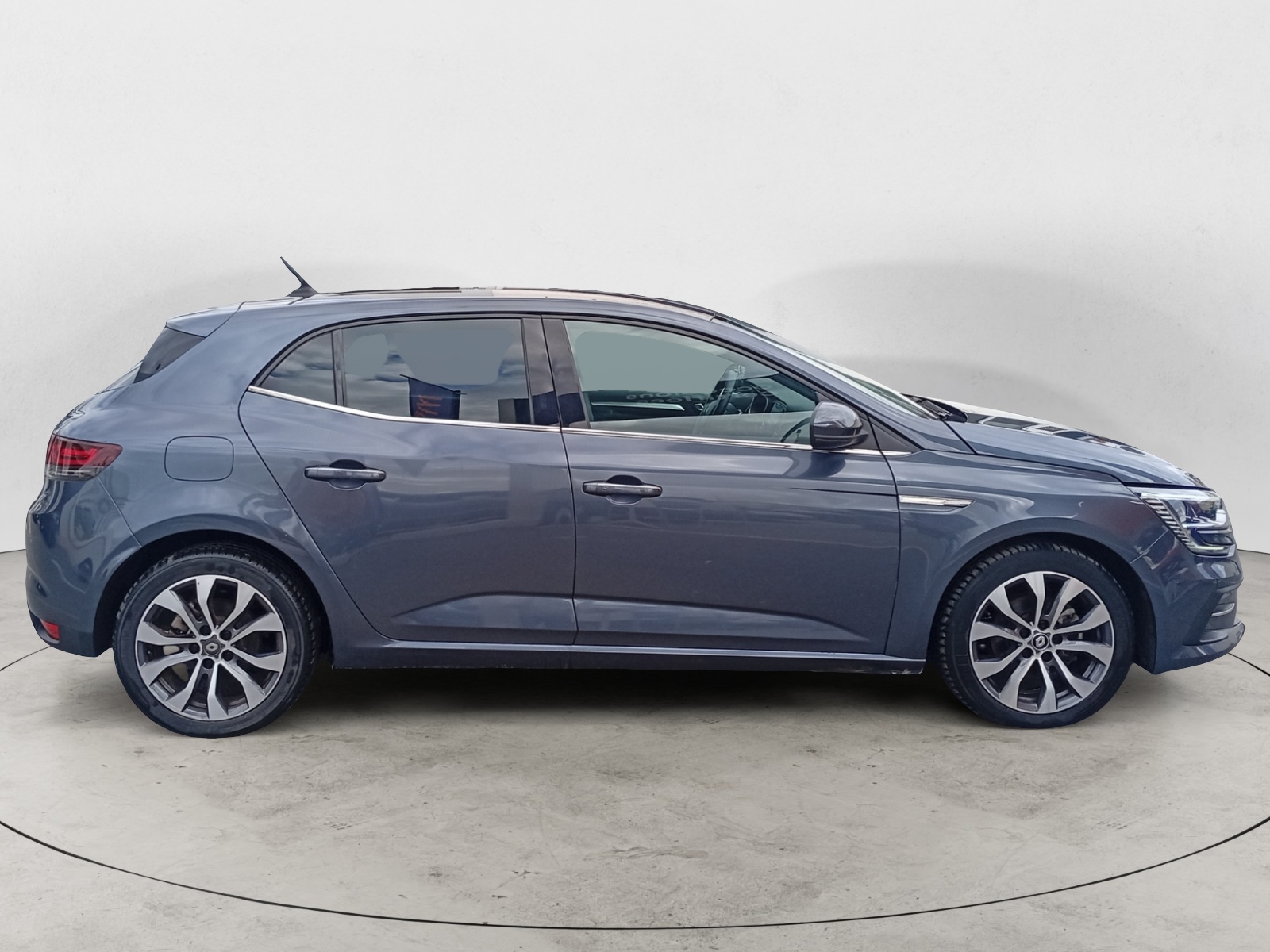 RENAULT MEGANE-RENAULT MEGANE MEGANE IV - PH2 - 1.5 DCI TECHNO BVA 115CH-image-4